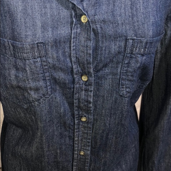 Gap denim button down - Picture 2 of 4